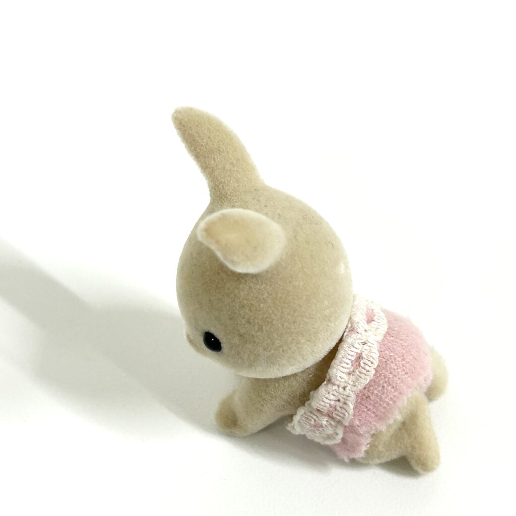 [used] Sleeping Baby Milk Rabbits Sylvanian Families Calico Critters