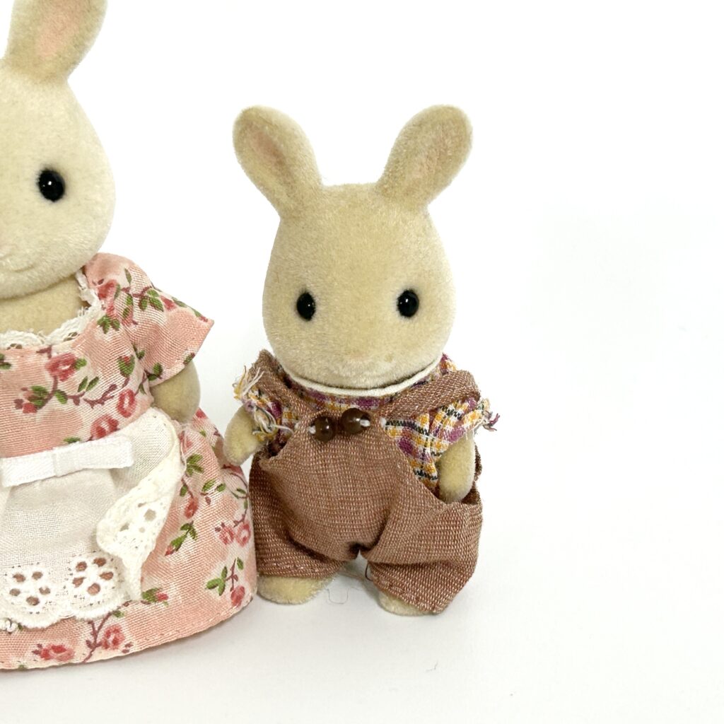 [used] Milk Rabbit Family Sylvanian Families Calico Critters