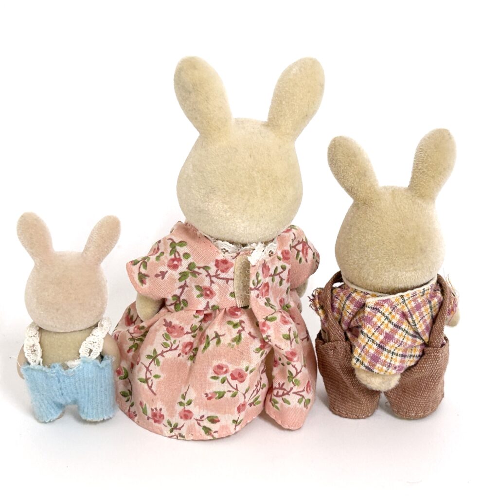 [used] Milk Rabbit Family Sylvanian Families Calico Critters