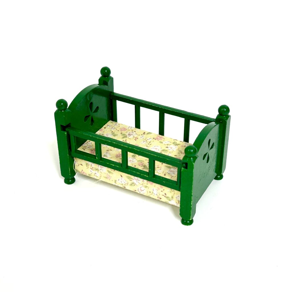 [used] Vintage Green Baby Bed Sylvanian Families Calico Critters
