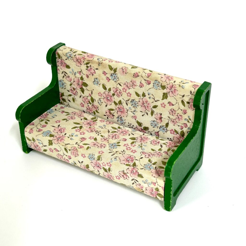 [used] Vintage Green Sofa Sylvanian Families Calico Critters
