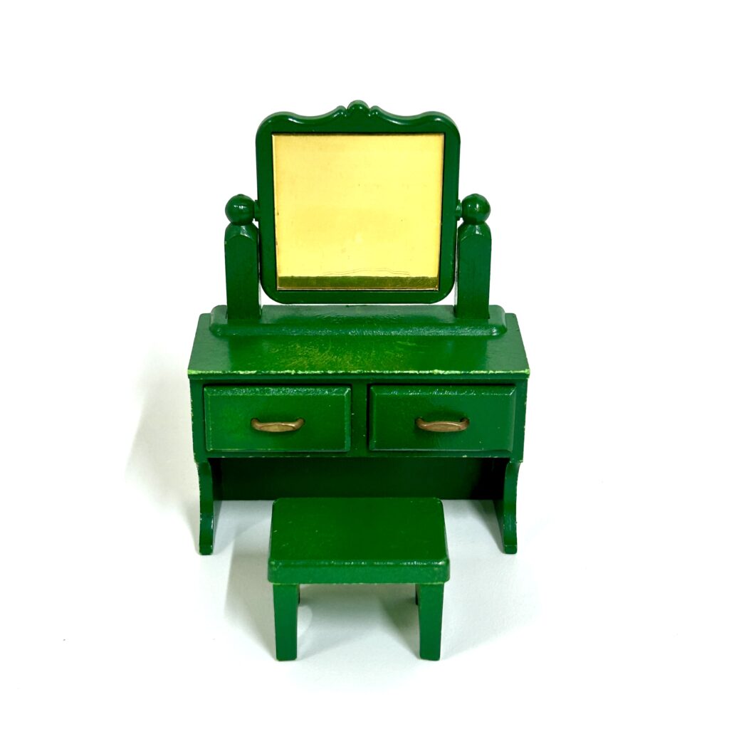 [used] Vintage Green Dresser Set Sylvanian Families Calico Critters