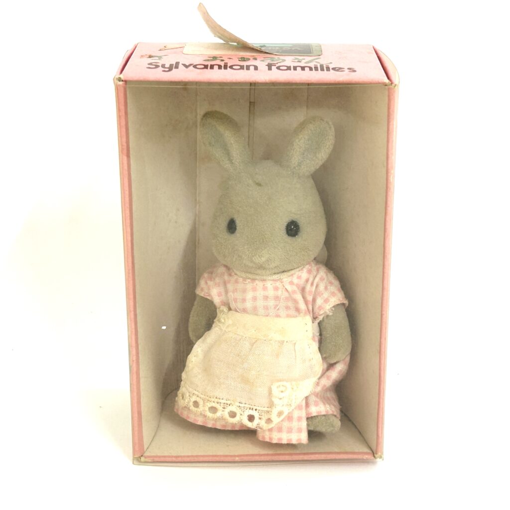 [used] Vintage Grey Rabbit Mother Sylvanian Families Calico Critters