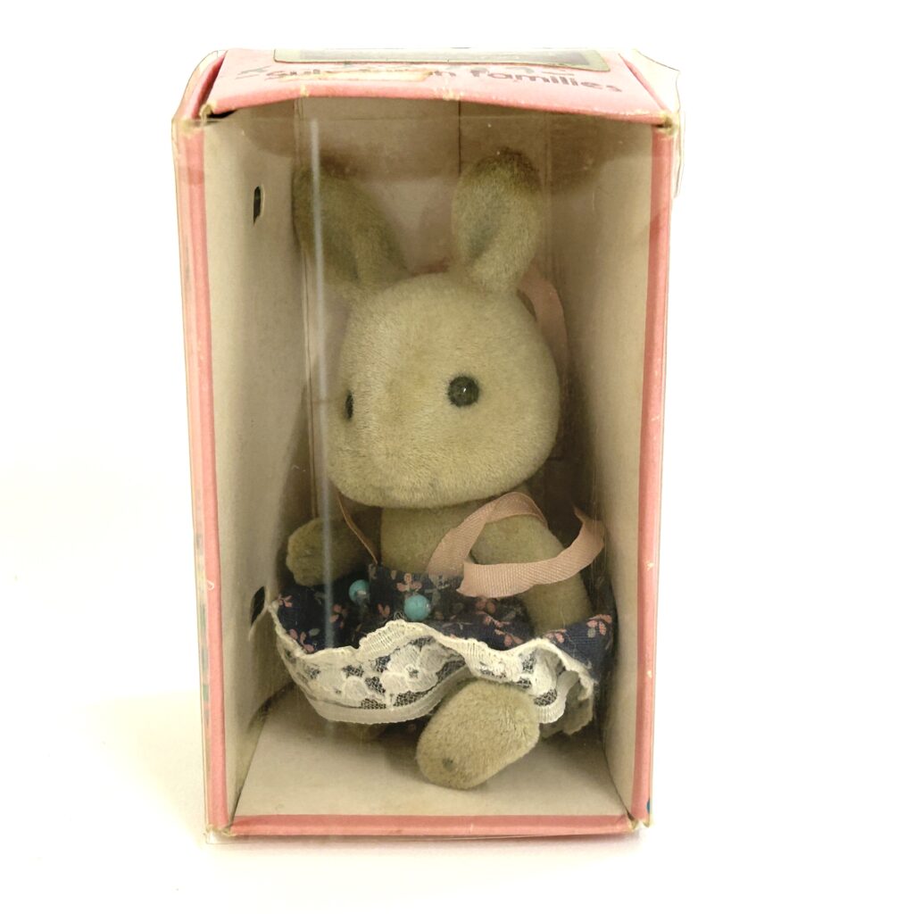 [used] Vintage Grey Rabbit Girl Sylvanian Families Calico Critters