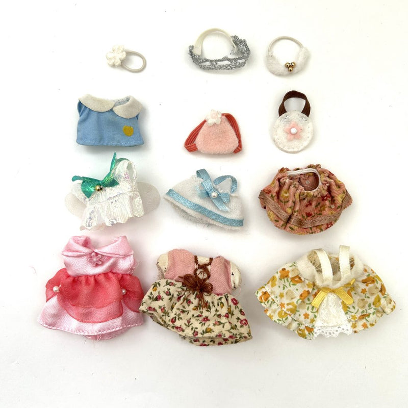 [Used] A SET OF GIRLS' AND BABY CLOTHES WITH ACCESSORIES Japan Sylvanian Families