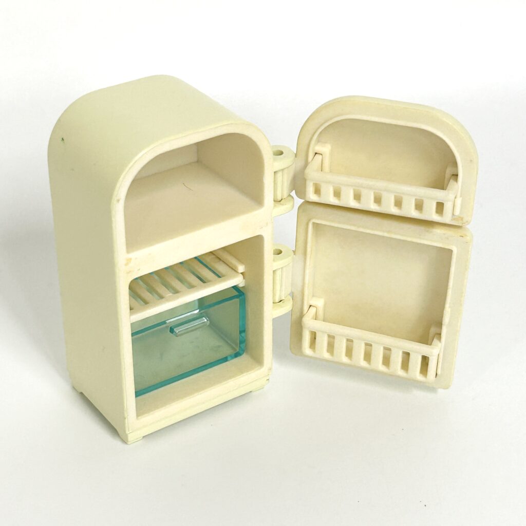 [d'occasion] Ensemble réfrigérateur KA-81 Sylvanian Families Calico Critters