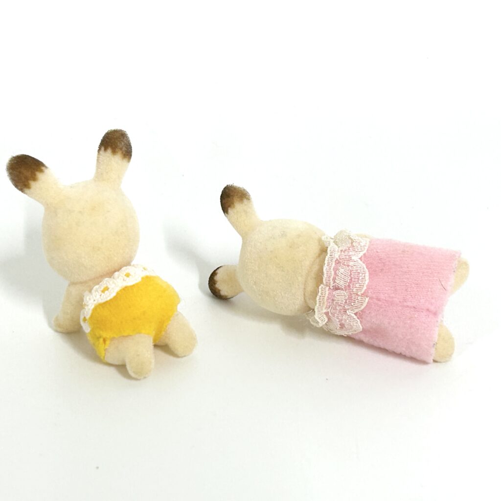 [used] Sleeping Chocolate Rabbit Babies Sylvanian Families Calico Critters