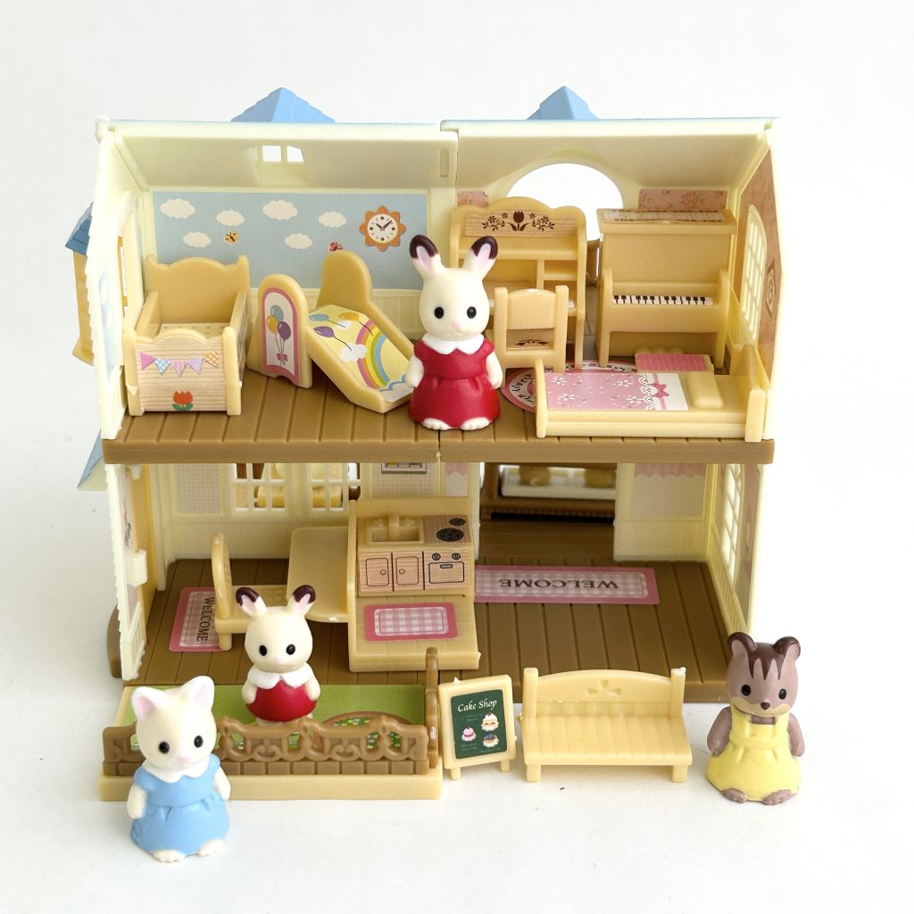 Kabaya Mini Series The Courtyard Restaurant 2025 4pcs set Sylvanian Families Calico Critters