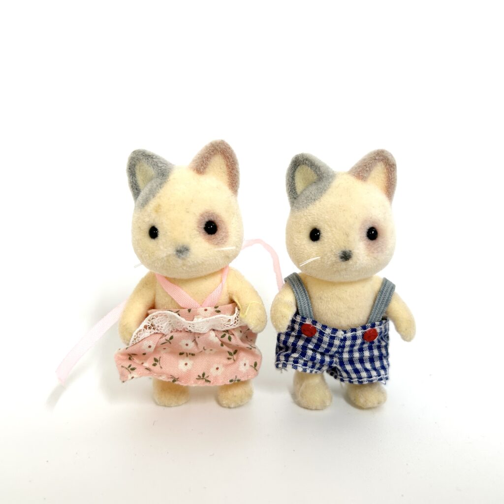 [used] Whiskers Spotted Cat Girl and Boy Sylvanian Families Calico Critters