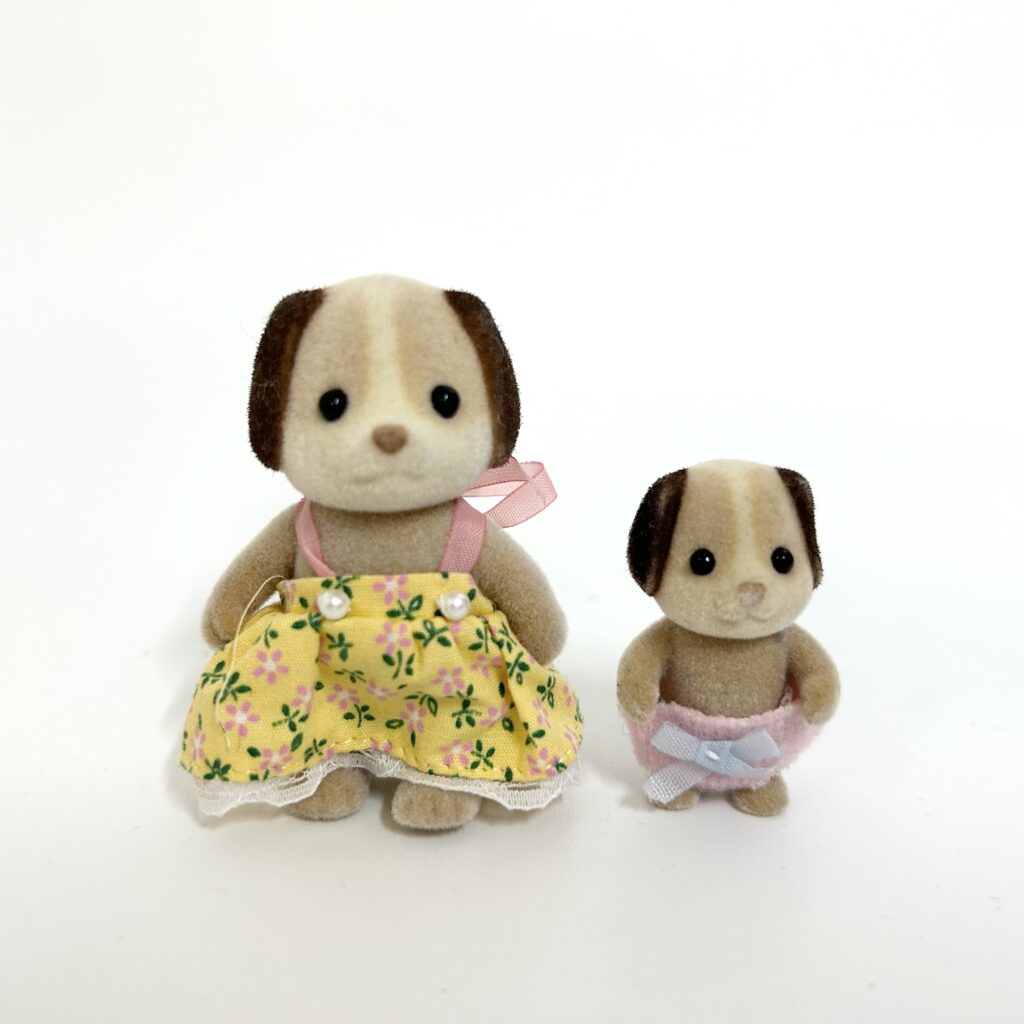 [used] Beagle Girl and Baby  Sylvanian Families Calico Critters
