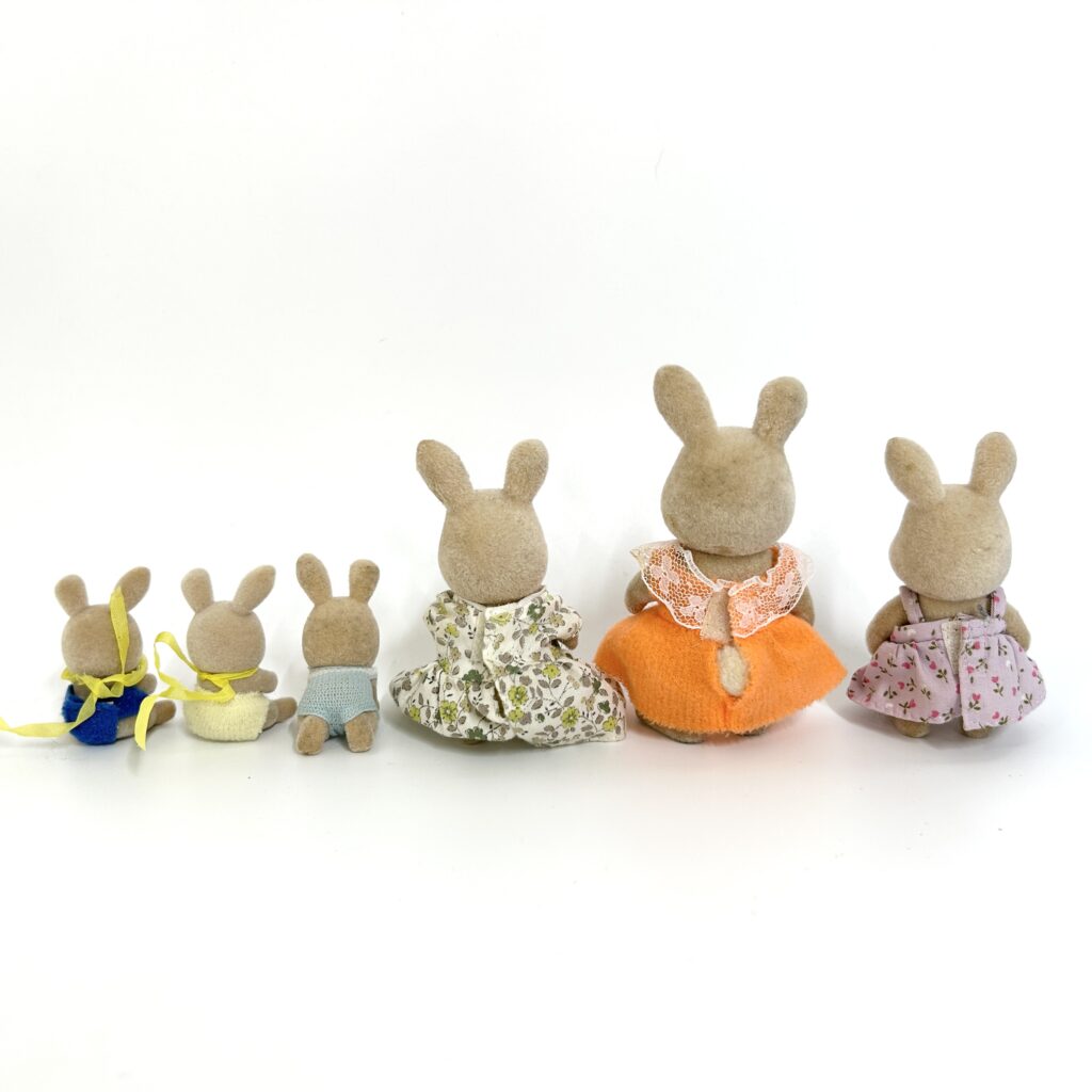[used] Ivory Rabbit Mother Girl Baby Sylvanian Families Calico Critters