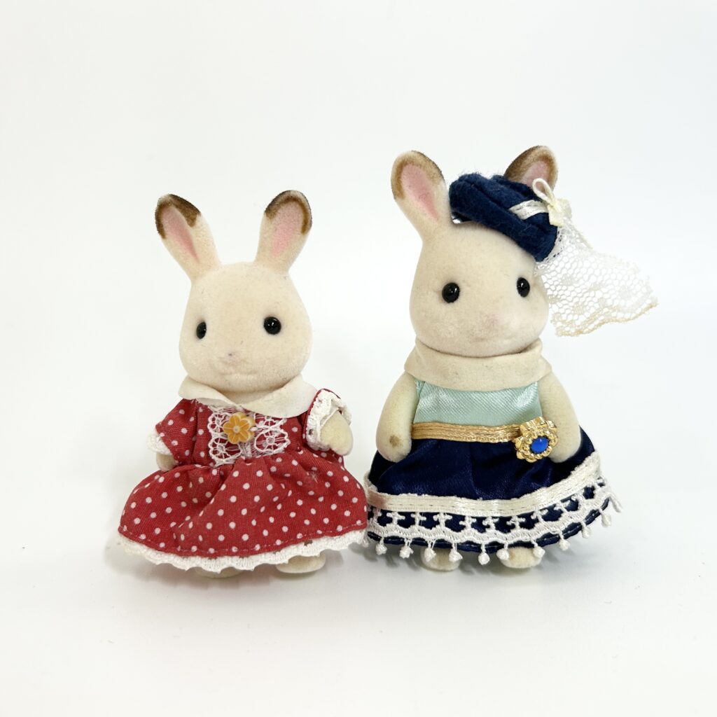 [used] Chocolat Rabbit Town Series Sister and Girl Sylvanian Families Calico Critters