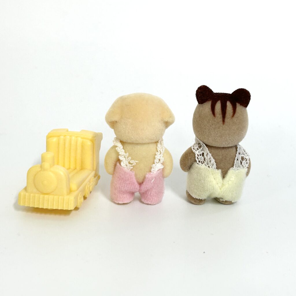 [used] Baby Yellow Labrador Walnut Squirrel Sylvanian Families Calico Critters