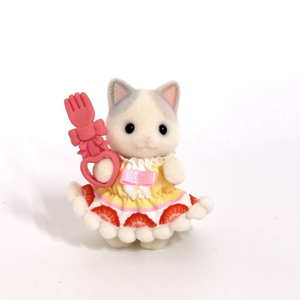 [used] Baby Cake Party Series Latte Cat with a Fork 2024 Sylvanian Families Calico Critters