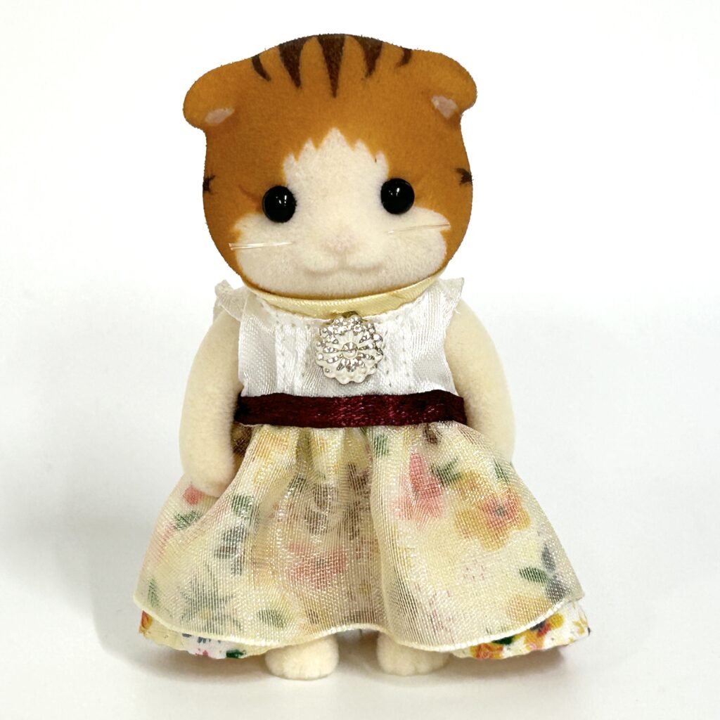 [used] Town Series Maple Cat Older Sister Sylvanian Families Calico Critters