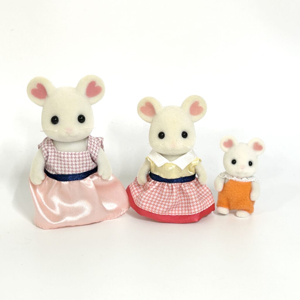 [used] Marshmallow Mouse Family Sylvanian Families Calico Critters