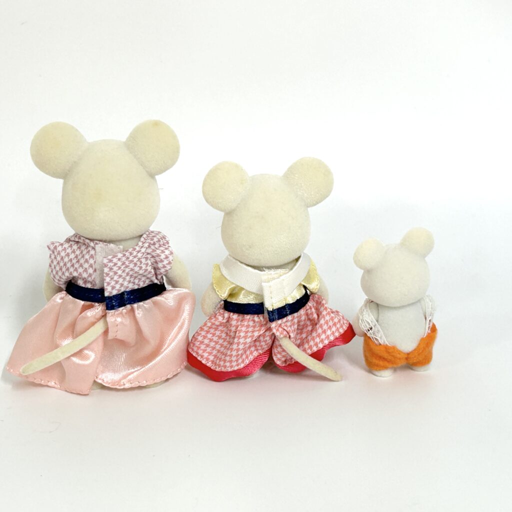 [used] Marshmallow Mouse Family Sylvanian Families Calico Critters