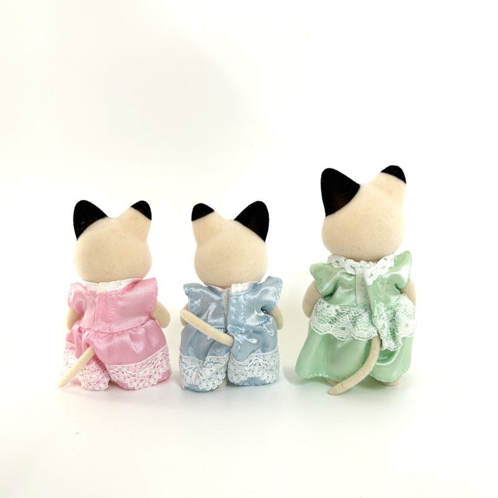 [used] Charcoal Cat Family Sylvanian Families Calico Critters