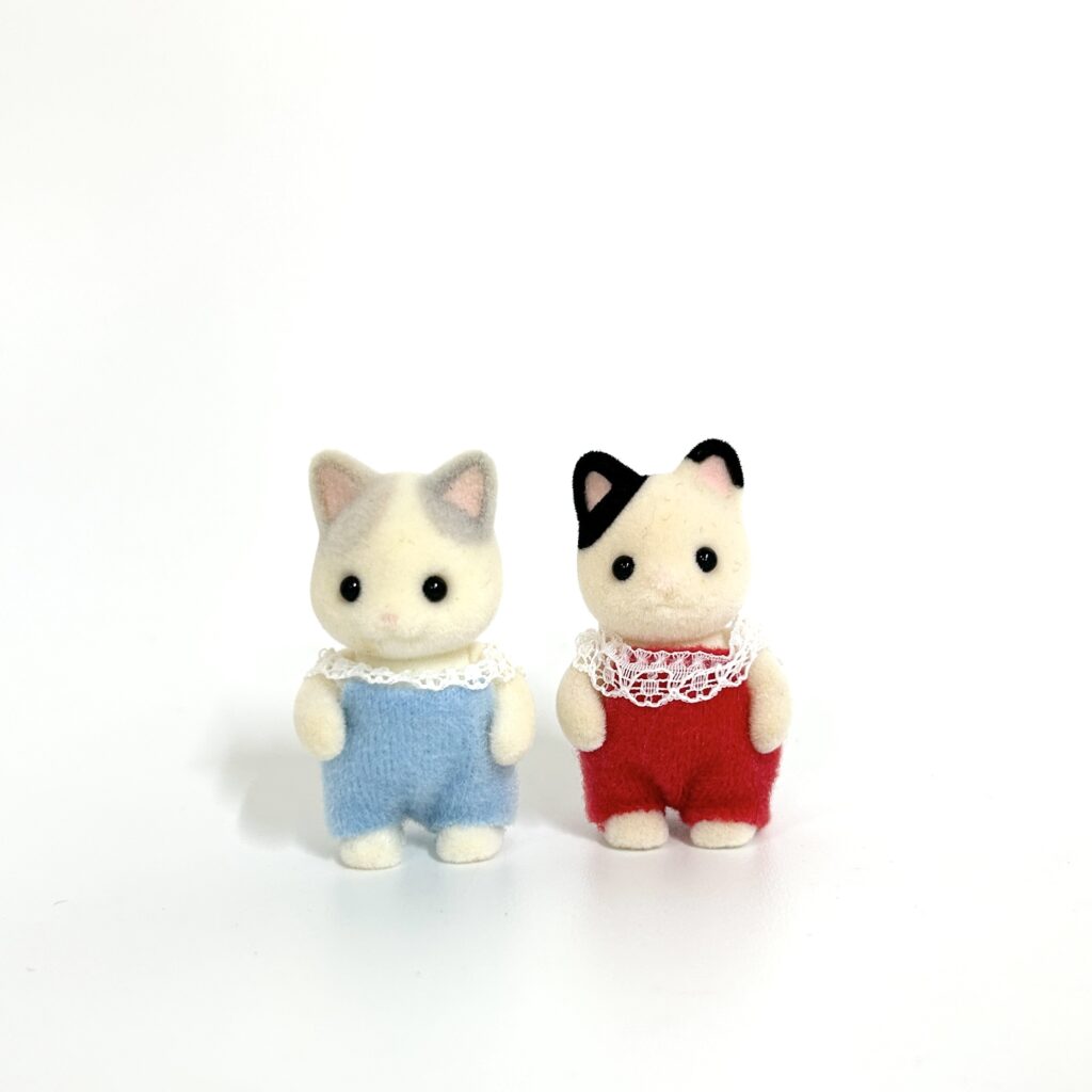 [used] Latte Cat Charcoal Cat Babies Sylvanian Families Calico Critters