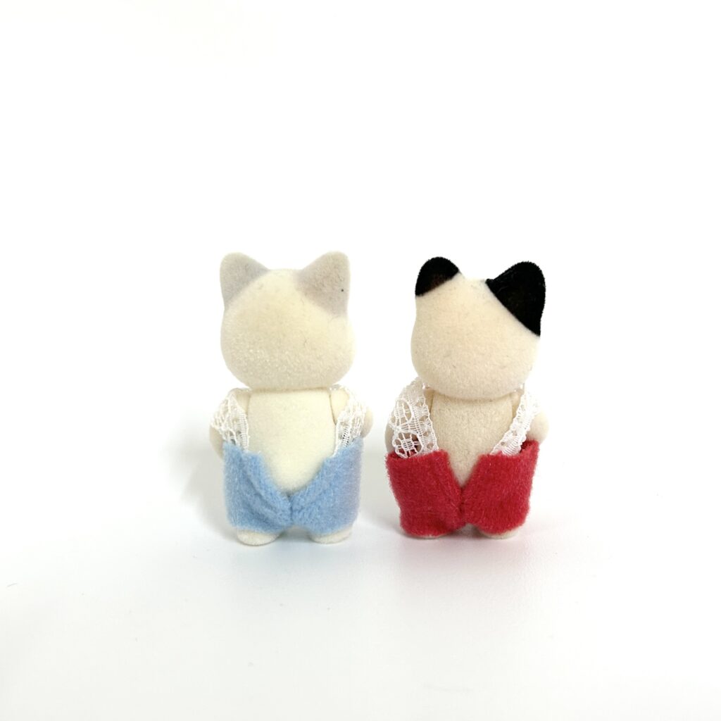 [used] Latte Cat Charcoal Cat Babies Sylvanian Families Calico Critters