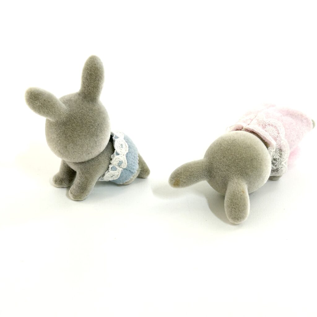 [used] Cottontail Rabbit Baby Twins Sleeping U-39 Sylvanian Families Calico Critters