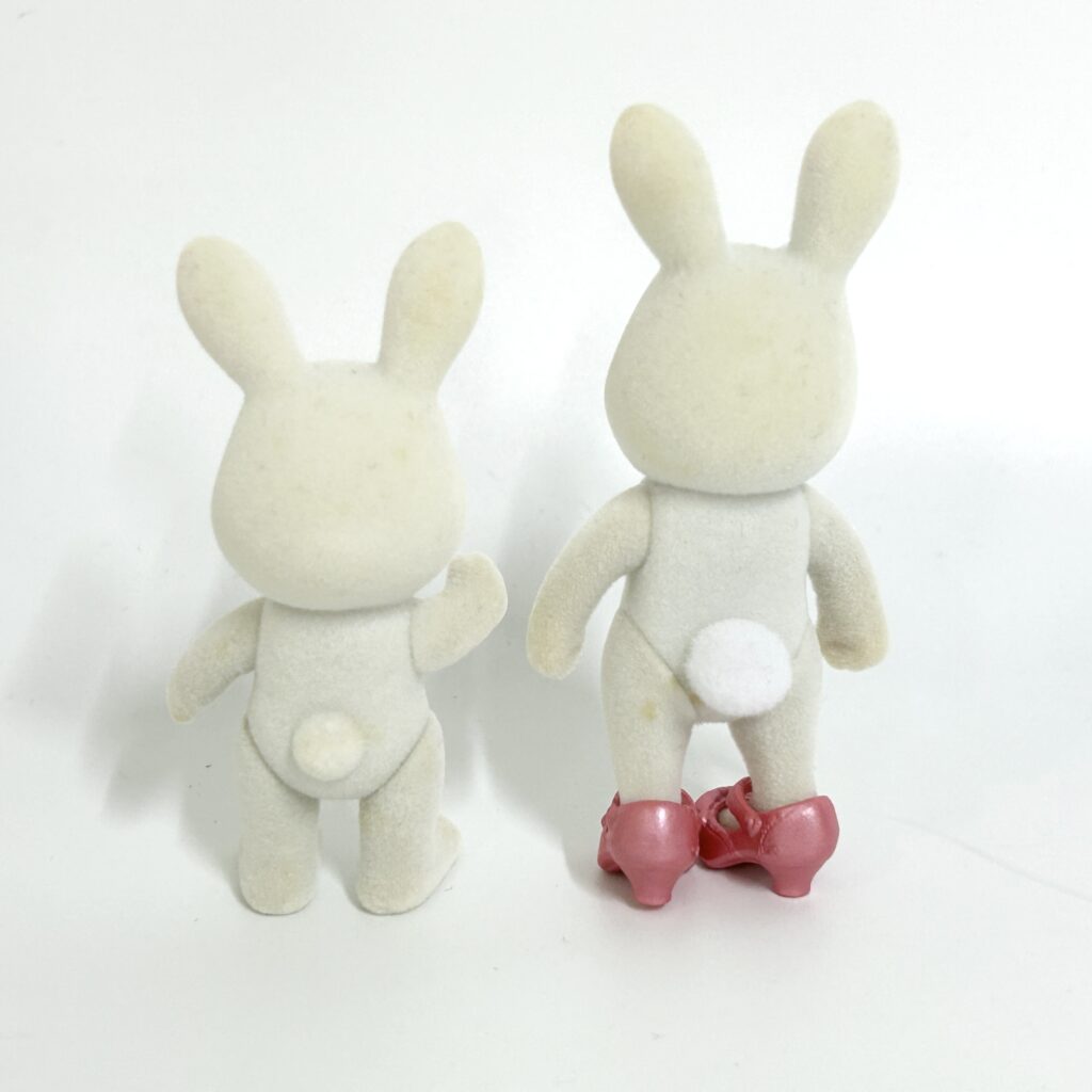 [used] White Rabbit Girl and Older Sister Sylvanian Families Calico Critters