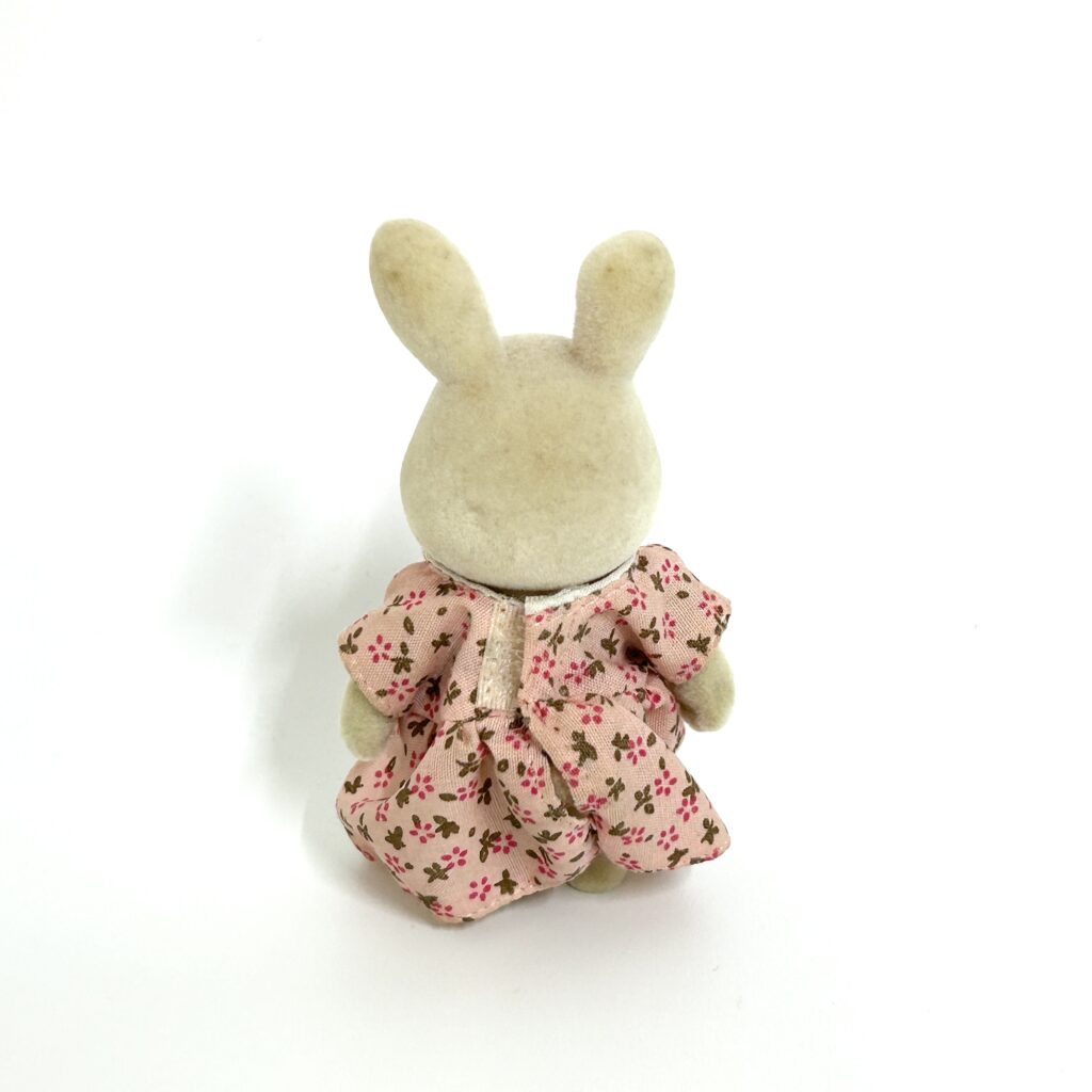 [used] Vintage Ivory Rabbit Mother Sylvanian Families Calico Critters