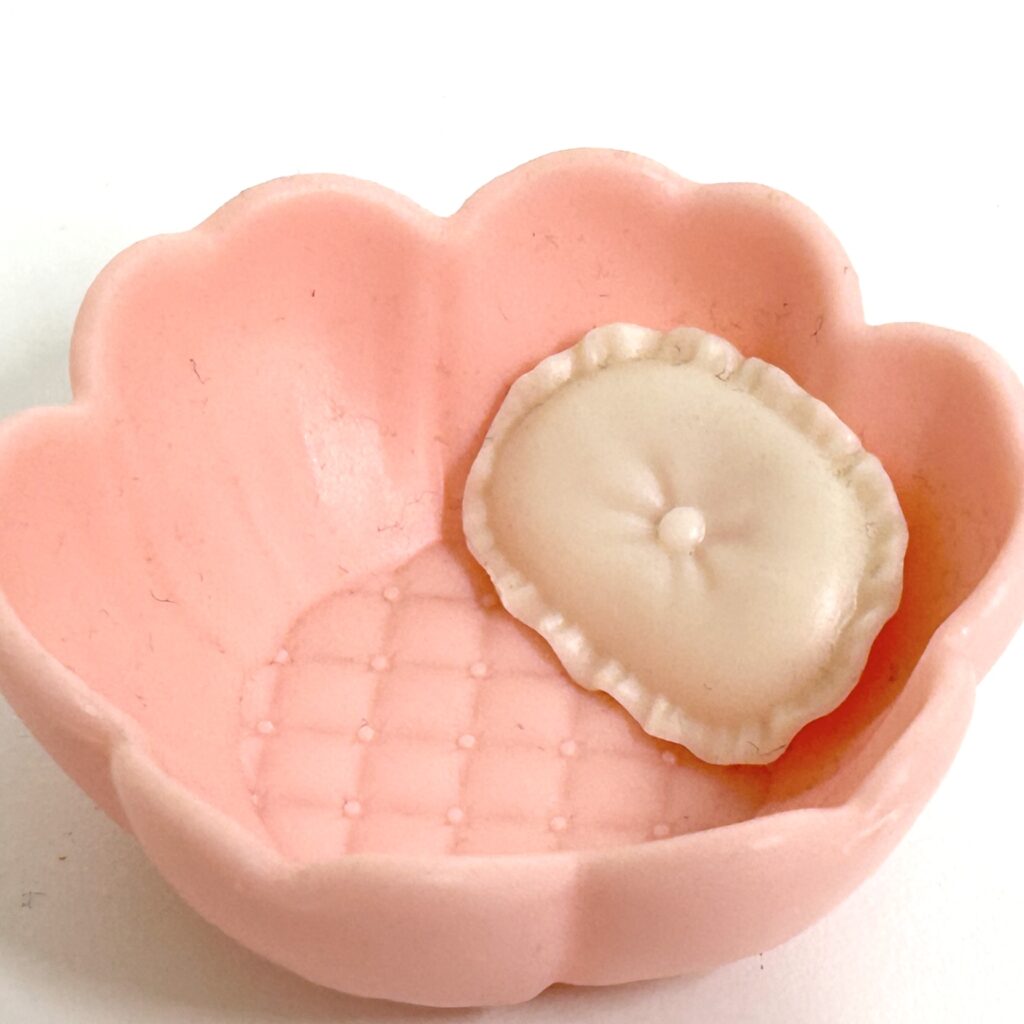 [used] Secret Forest Series Pink Flower Bed Familymart 2023 Sylvanian Families Calico Critters