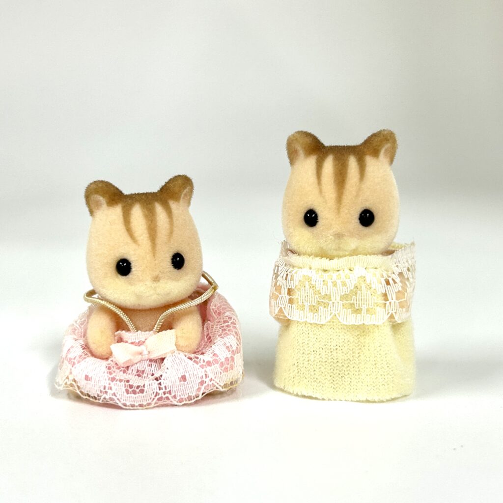 [used] Pink Squirrel Baby Twins Fan Club 2004 Sylvanian Families Calico Critters