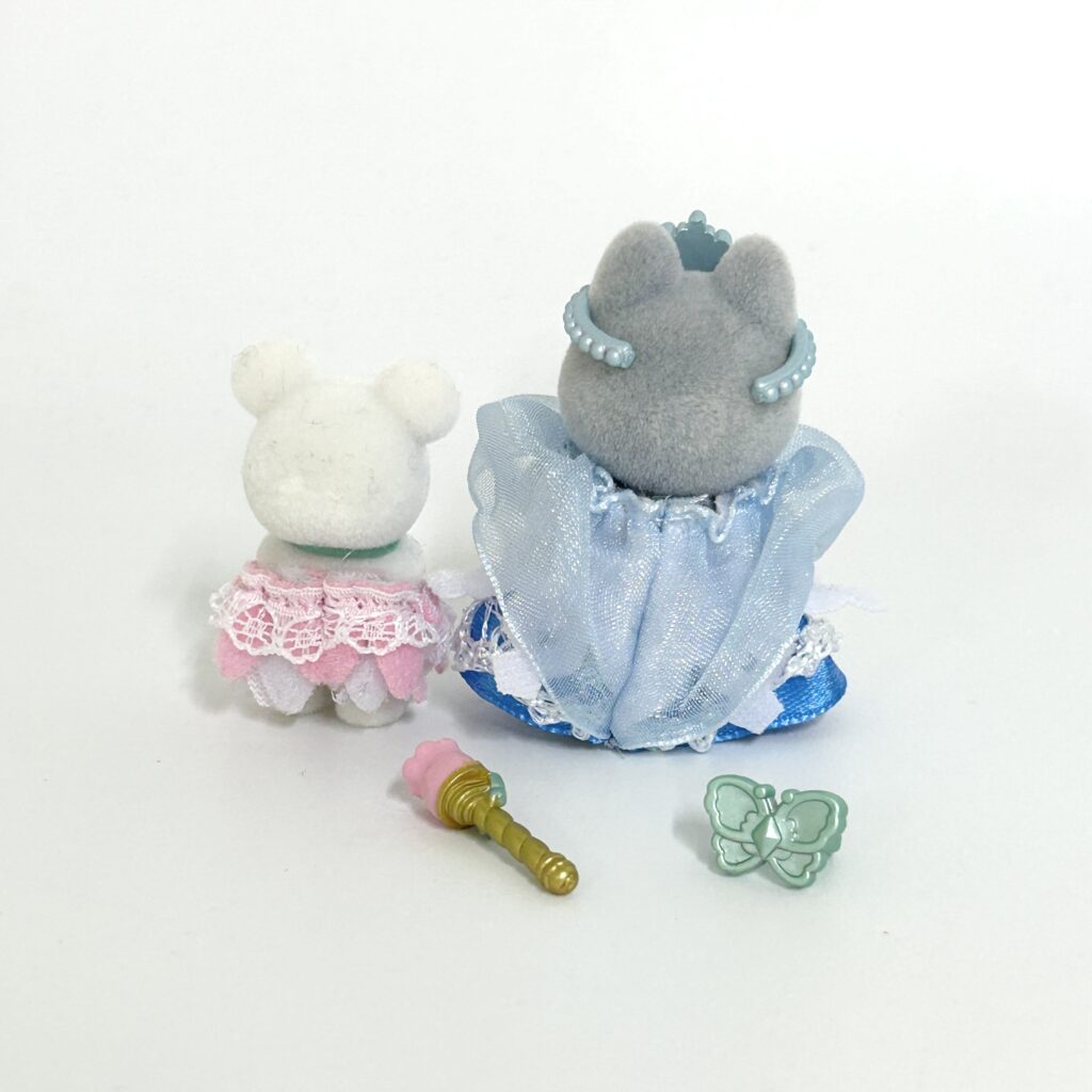 [used] Baby Husky and Marshmallow Mouse in Dream Royal princess Clothing Sylvanian Families Calico Critters