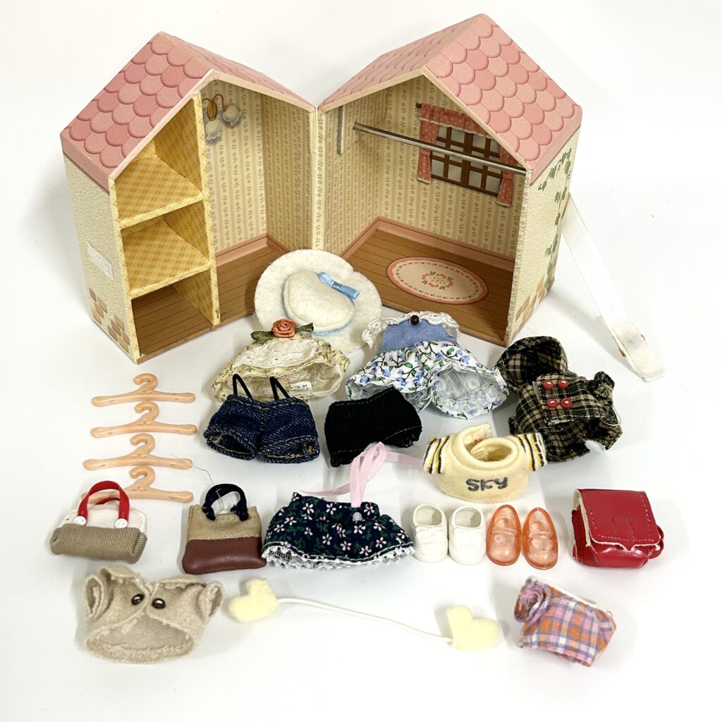 [used] Fan Club Dresser Box Sylvanian Families Calico Critters