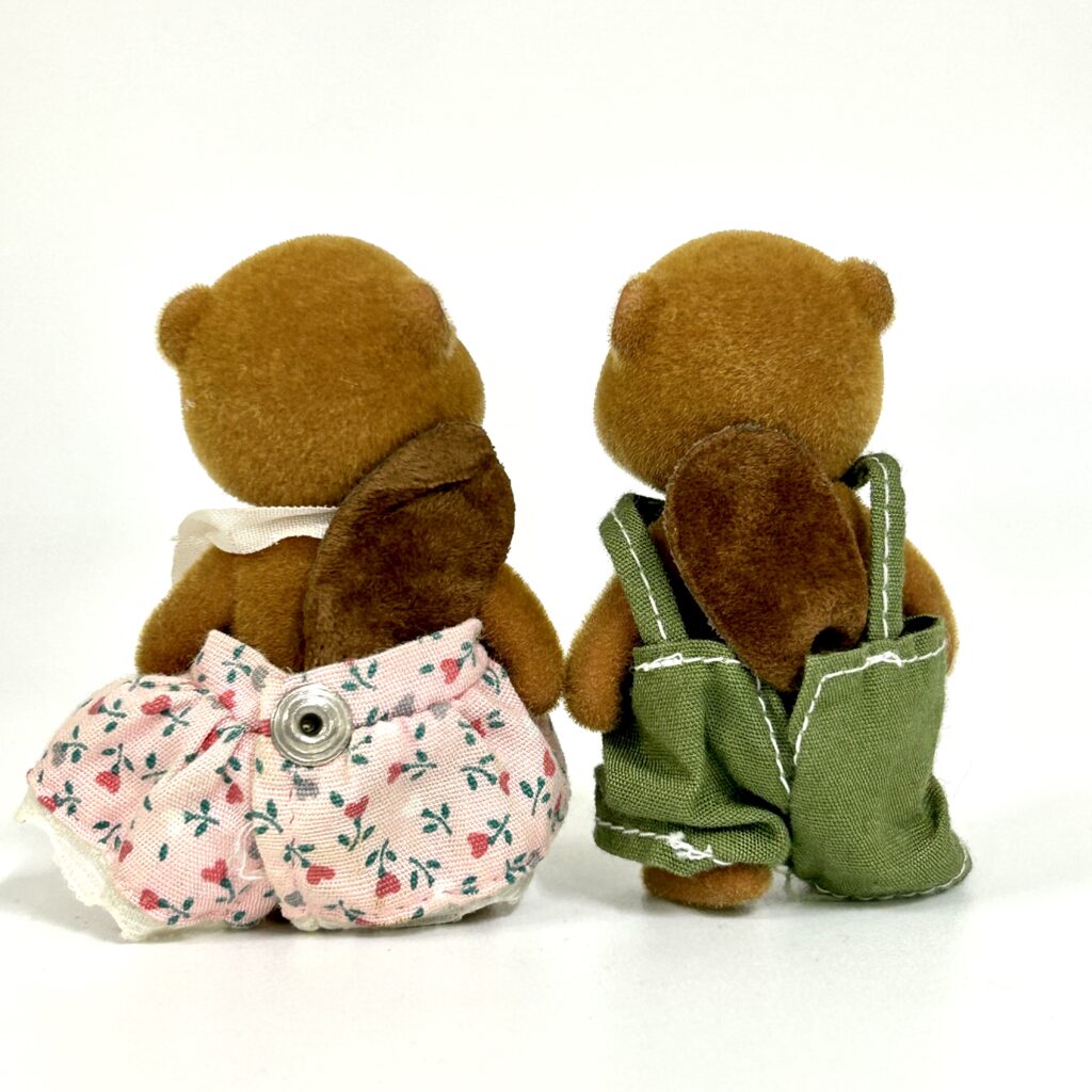 [used] Beaver Boy and Girl Sylvanian Families Calico Critters