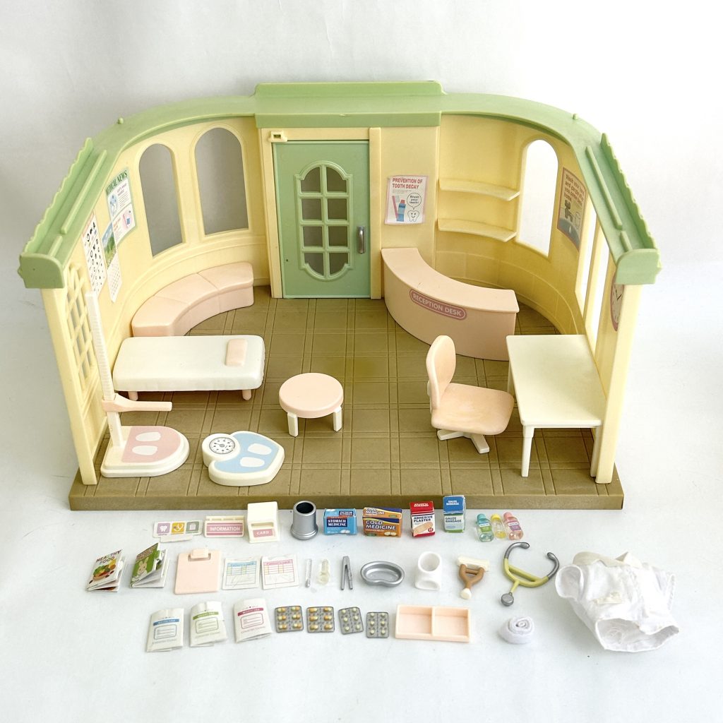[used] Country Clinic 2013 H-12 Sylvanian Families Calico Critters