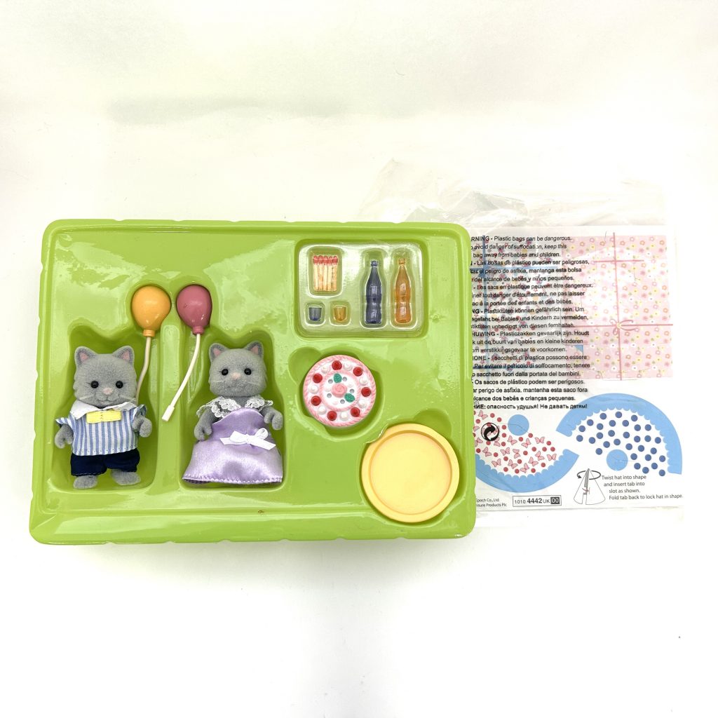 Figure & Furniture set – Page 4
