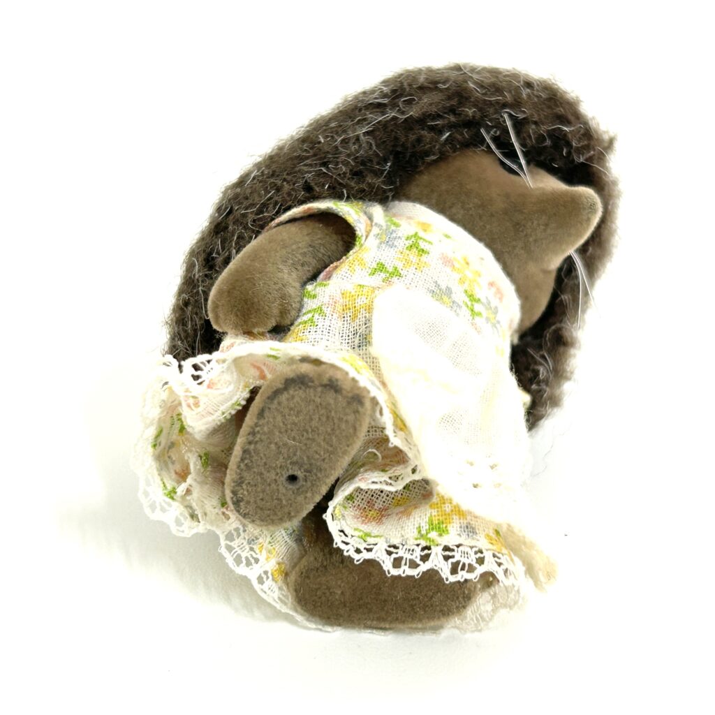 [used] Hedgehog Mother Sylvanian Families Calico Critters