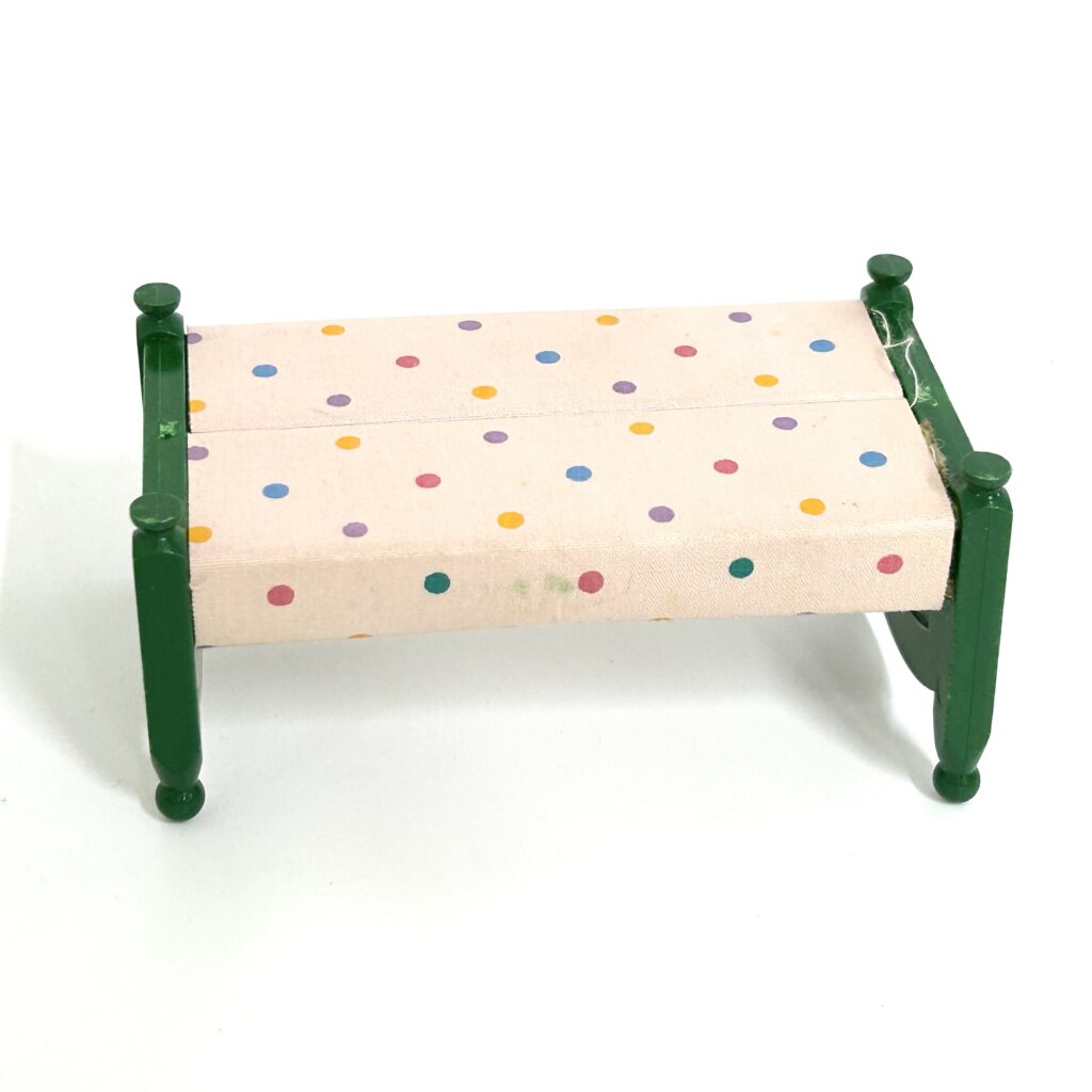 [used] Vintage Green Bed Sylvanian Families Calico Critters