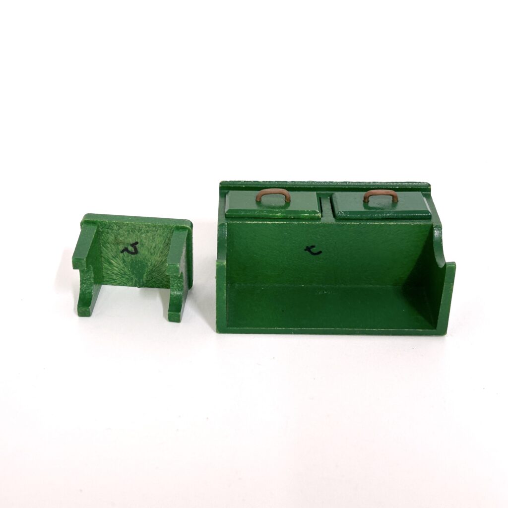 [used] Vintage Green Vanity Sylvanian Families Calico Critters