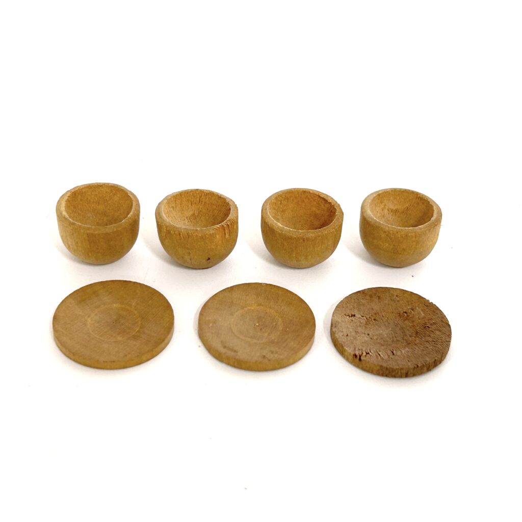 [used] Wooden Plate Unknown