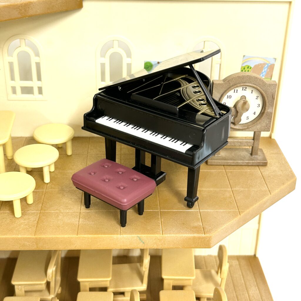 [used] Forest Clock Tower School Gift Set. Sylvanian Families Calico Critters