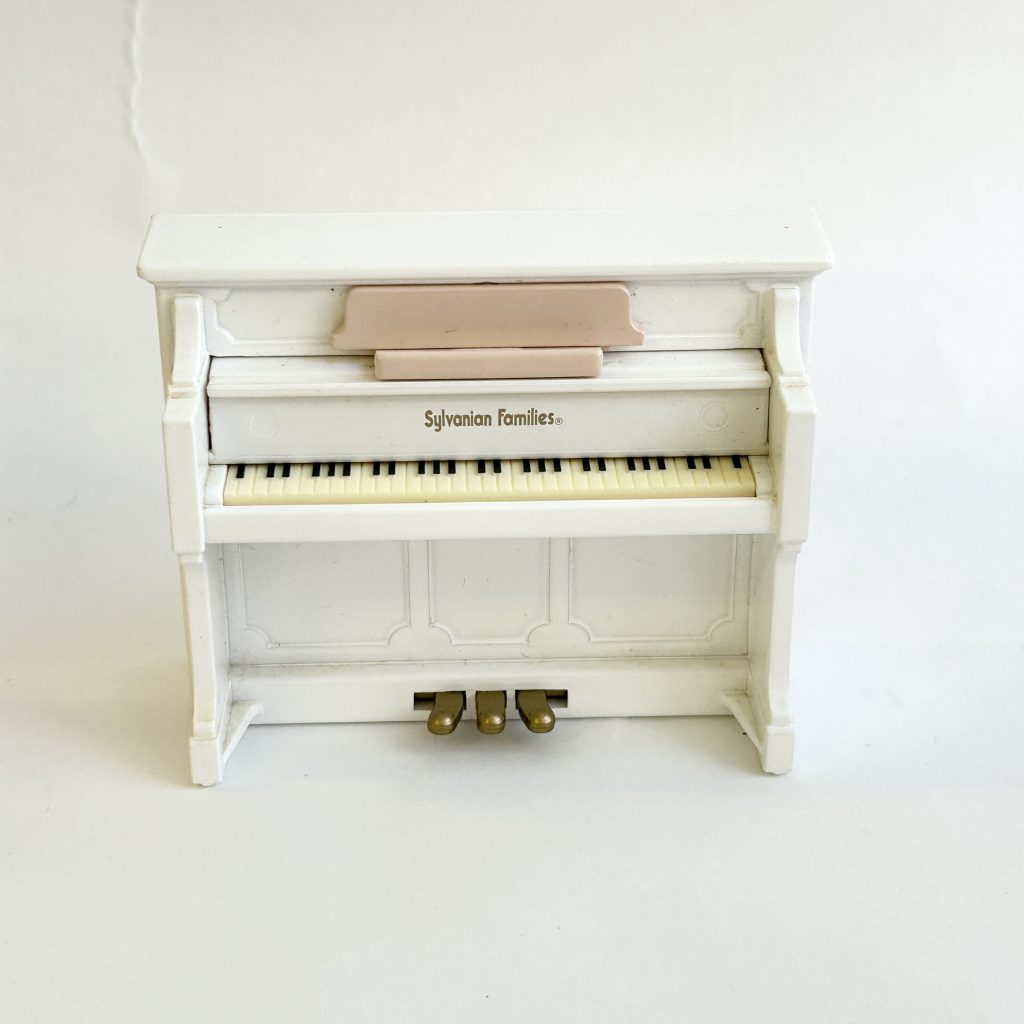 [d'occasion] Piano droit blanc Sylvanian Families Calico Critters