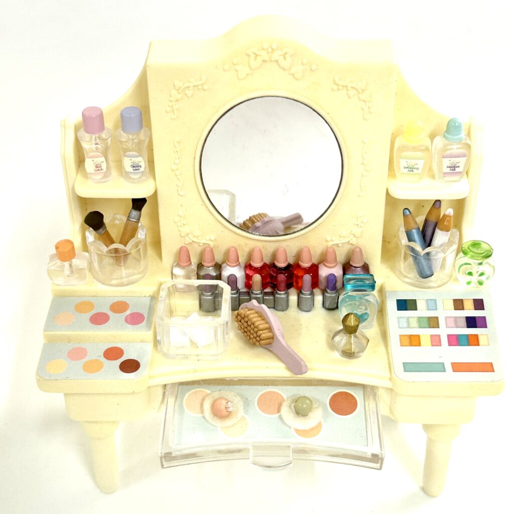 [used] Dresser Set Sylvanian Families Calico Critters