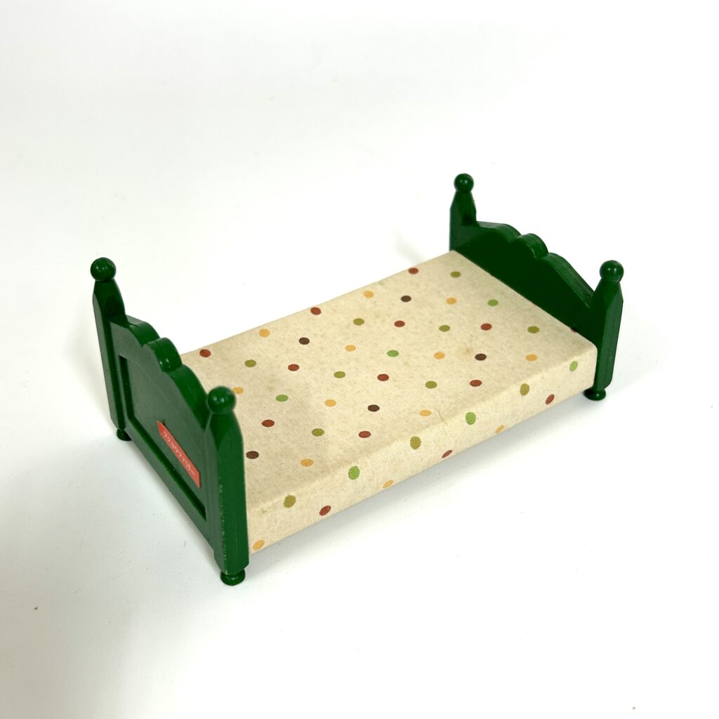 [used] Vintage Green Single Bed Sylvanian Families Calico Critters