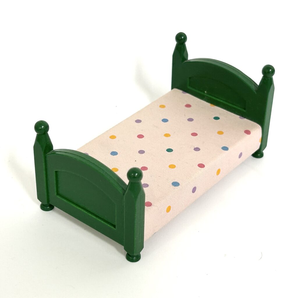 [used] Vintage Green Bed (M) Polka Dots White Sylvanian Families Calico Critters