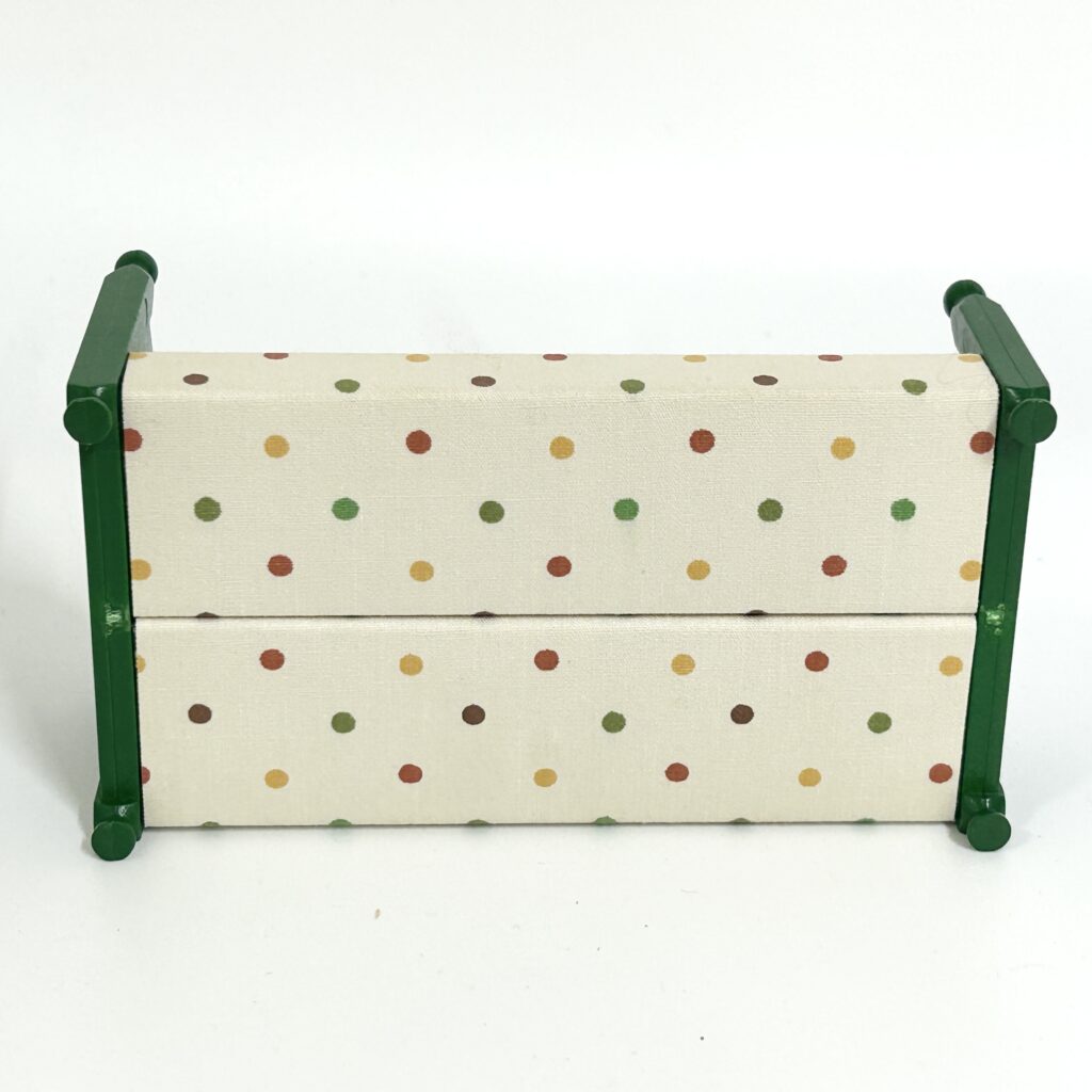 [used] Vintage Green Bed (L) Polka Dots White KA-07 Sylvanian Families Calico Critters