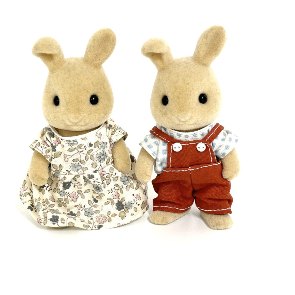 [used] VIntage Ivory Rabbit Mother Father Sylvanian Families Calico Critters