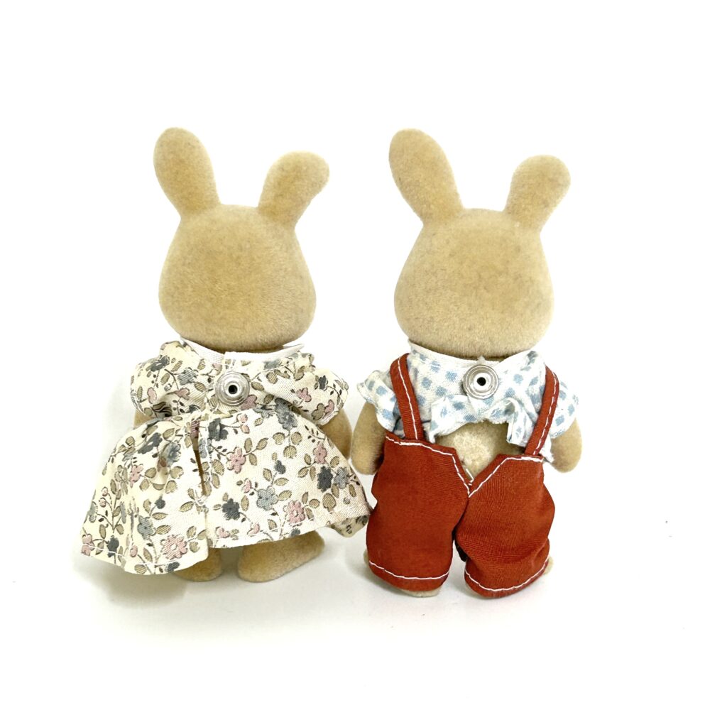 [used] VIntage Ivory Rabbit Mother Father Sylvanian Families Calico Critters