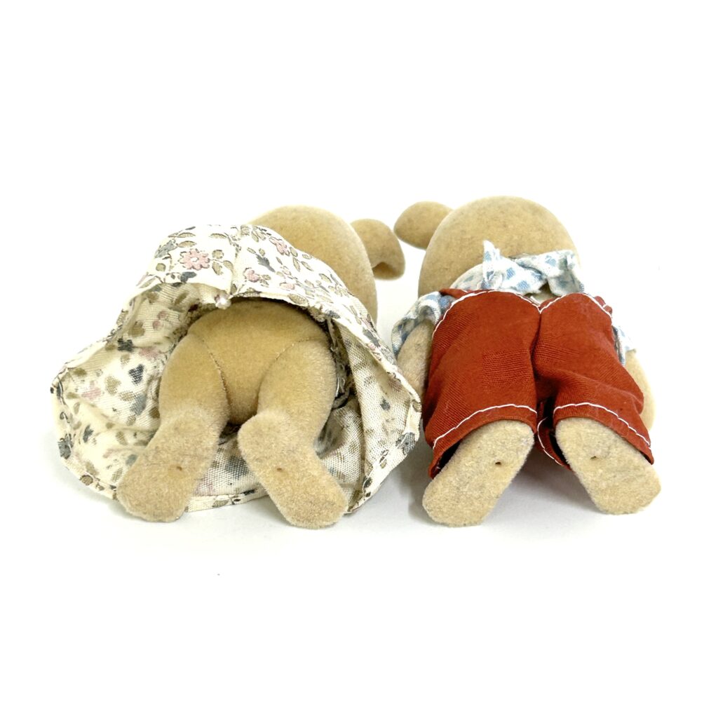 [used] VIntage Ivory Rabbit Mother Father Sylvanian Families Calico Critters
