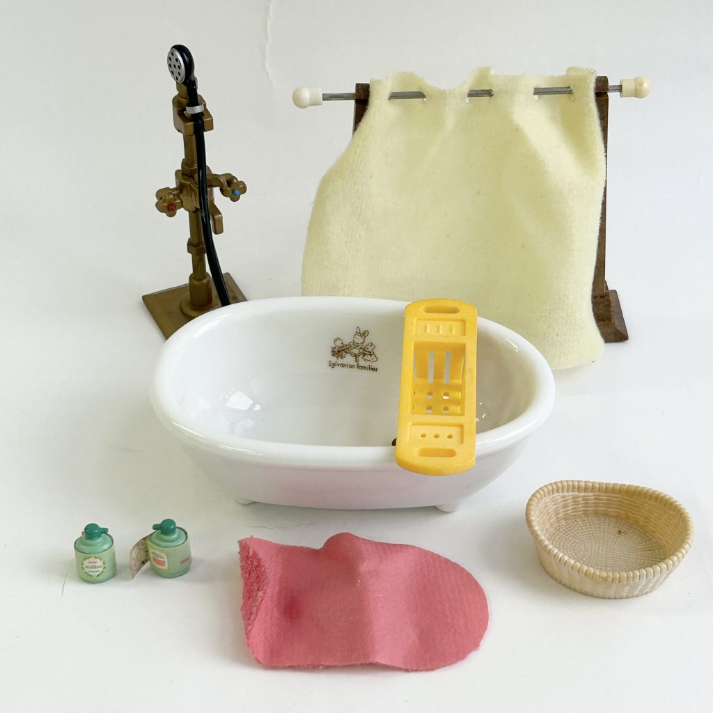 [d'occasion] Ensemble de salle de bain Sylvanian Families Calico Critters