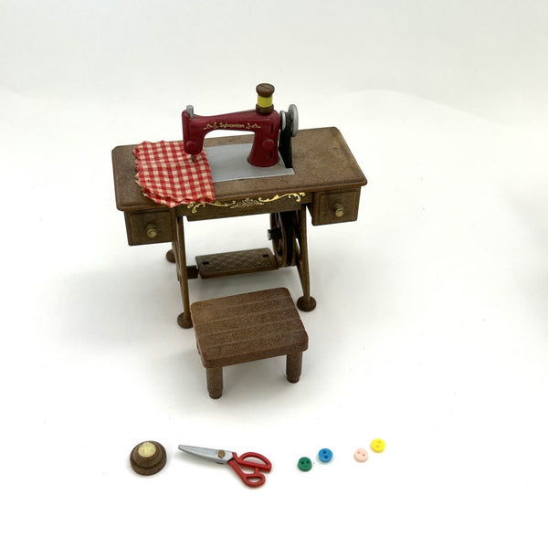 [Used] RED SEWING MACHINE SET Epoch Japan Calico Sylvanian Families