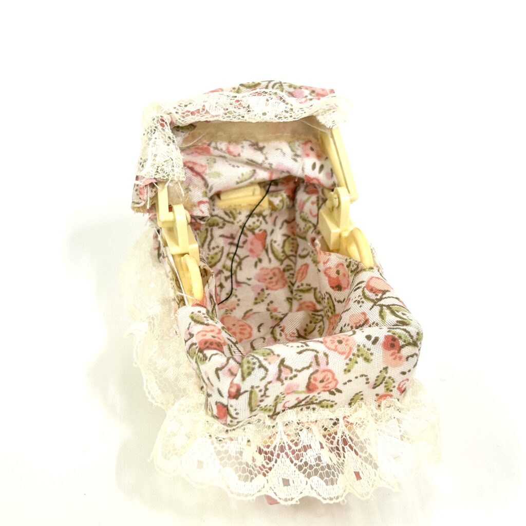[used] Vintage Urban Life Pink Cradle 1988 A-15 Sylvanian Families Calico Critters